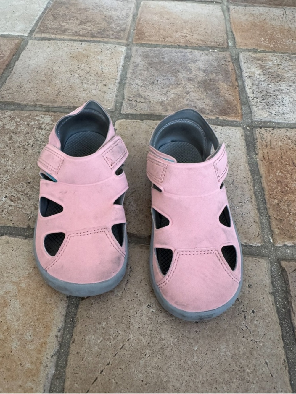 Ten Little Kids Pink Closed-Toe Sandals - Size 9